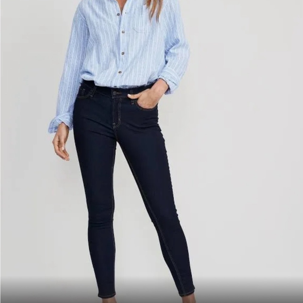 Old navy rockstar super skinny jean